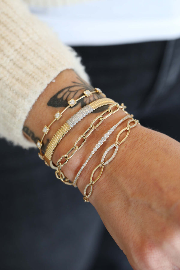 14K Gold Thick Ridged .28ct Diamond Center Bangle